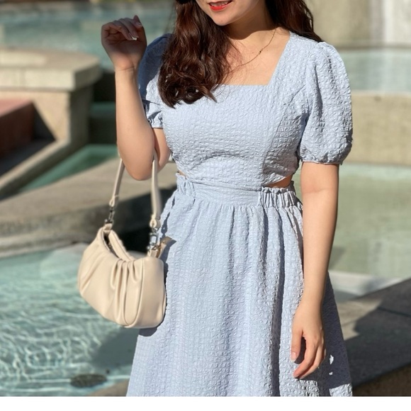 Light Blue Puff Sleeve Cutout Midi Dress size M. - Picture 2 of 9
